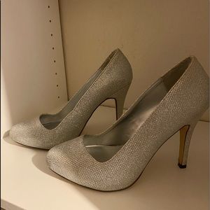 Silver round toe pumps